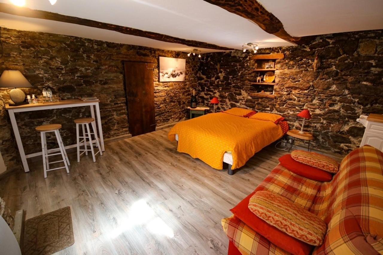 Nuits Magiques Au Village Entre Et Montagnes Country house *
